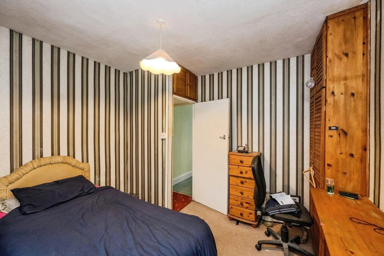 Coedsaeson Crescent, Sketty, SA2, photo 16