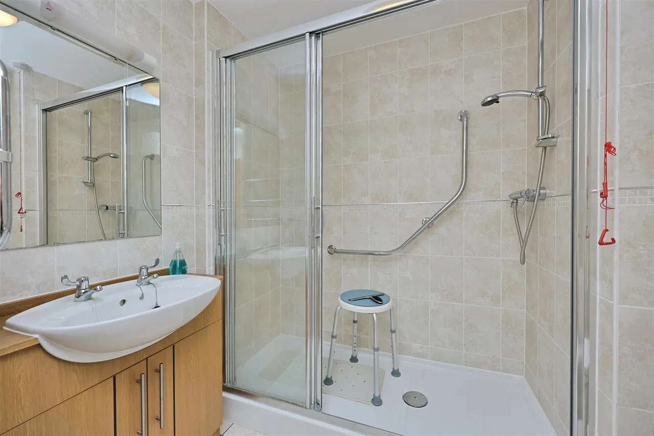 Yarmouth Road, Thorpe St. Andrew, NR7, photo 10