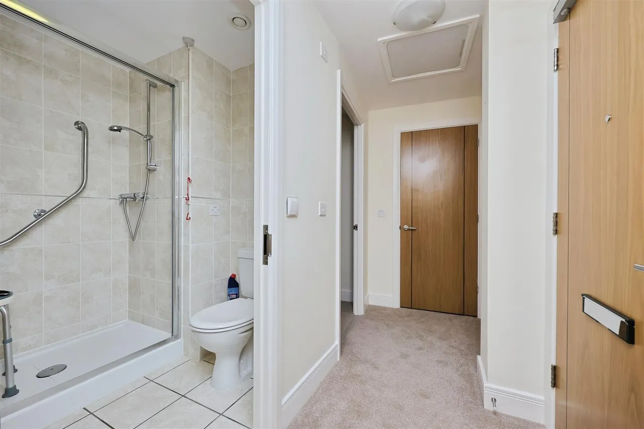 Yarmouth Road, Thorpe St. Andrew, NR7, photo 11