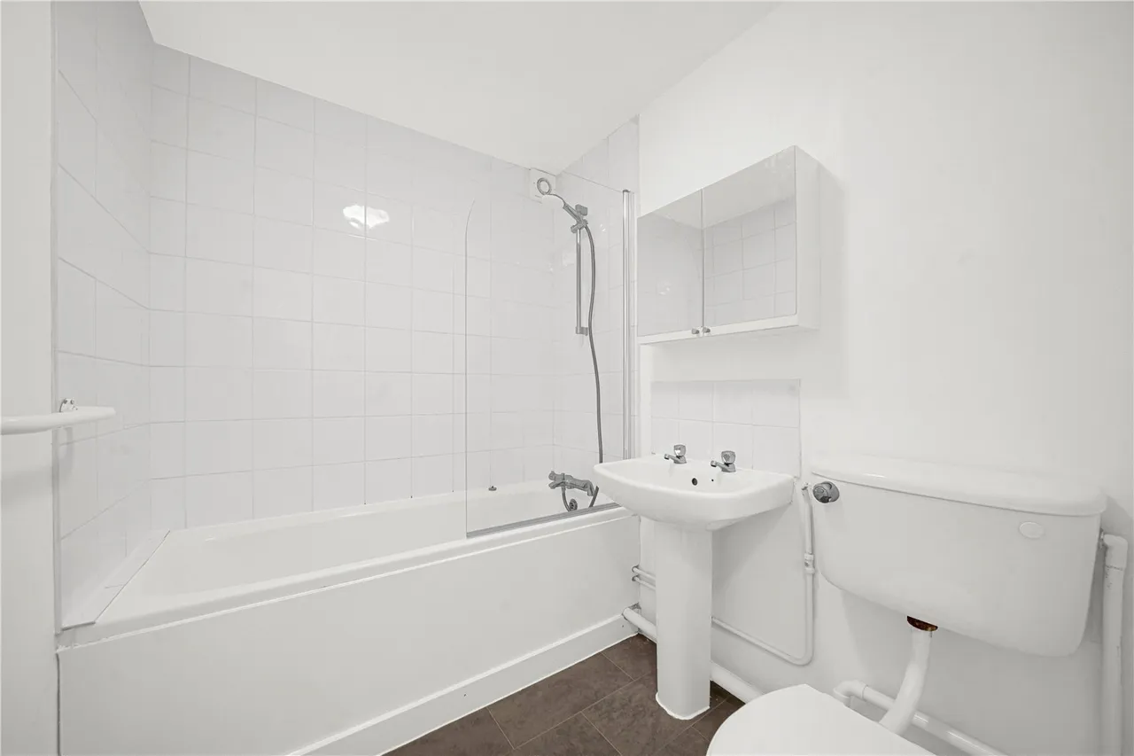 Alan Hocken Way, West Ham, E15, photo 3
