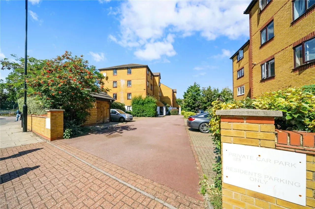 Alan Hocken Way, West Ham, E15, photo 10