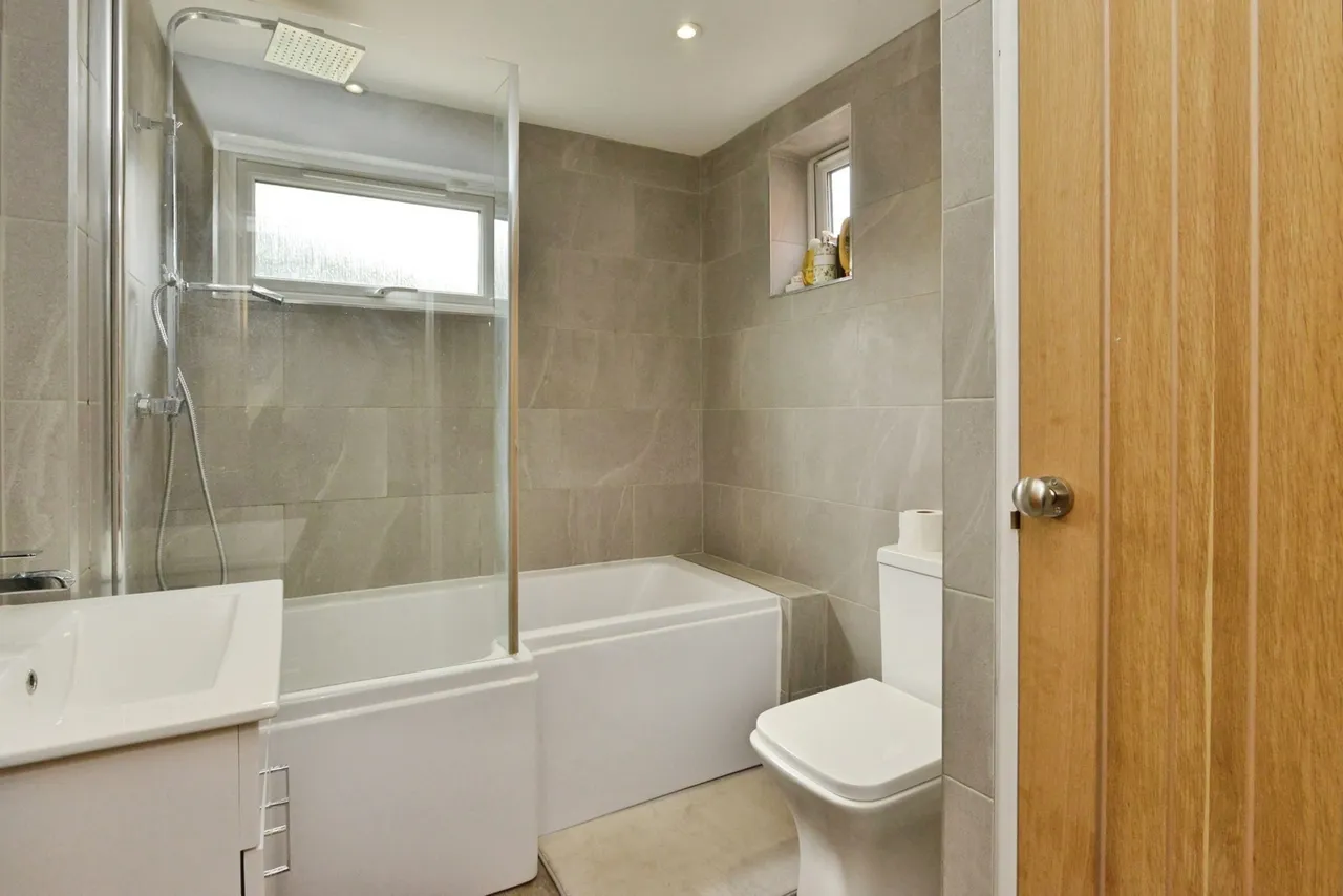 Green Lane, Wolverton, Milton Keynes, Buckinghamshire, MK12, photo 18