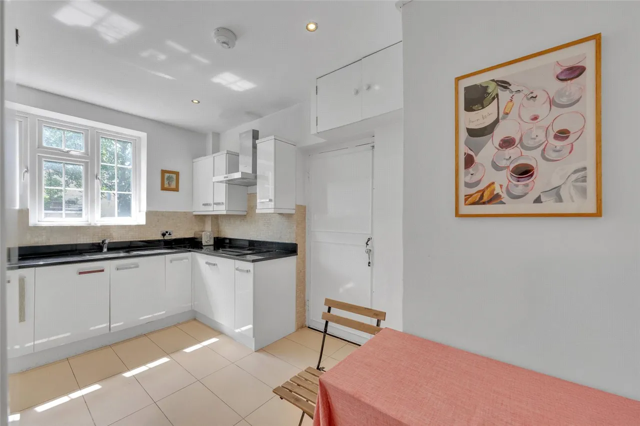 Wellington Road, St John's Wood, London, NW8, photo 2