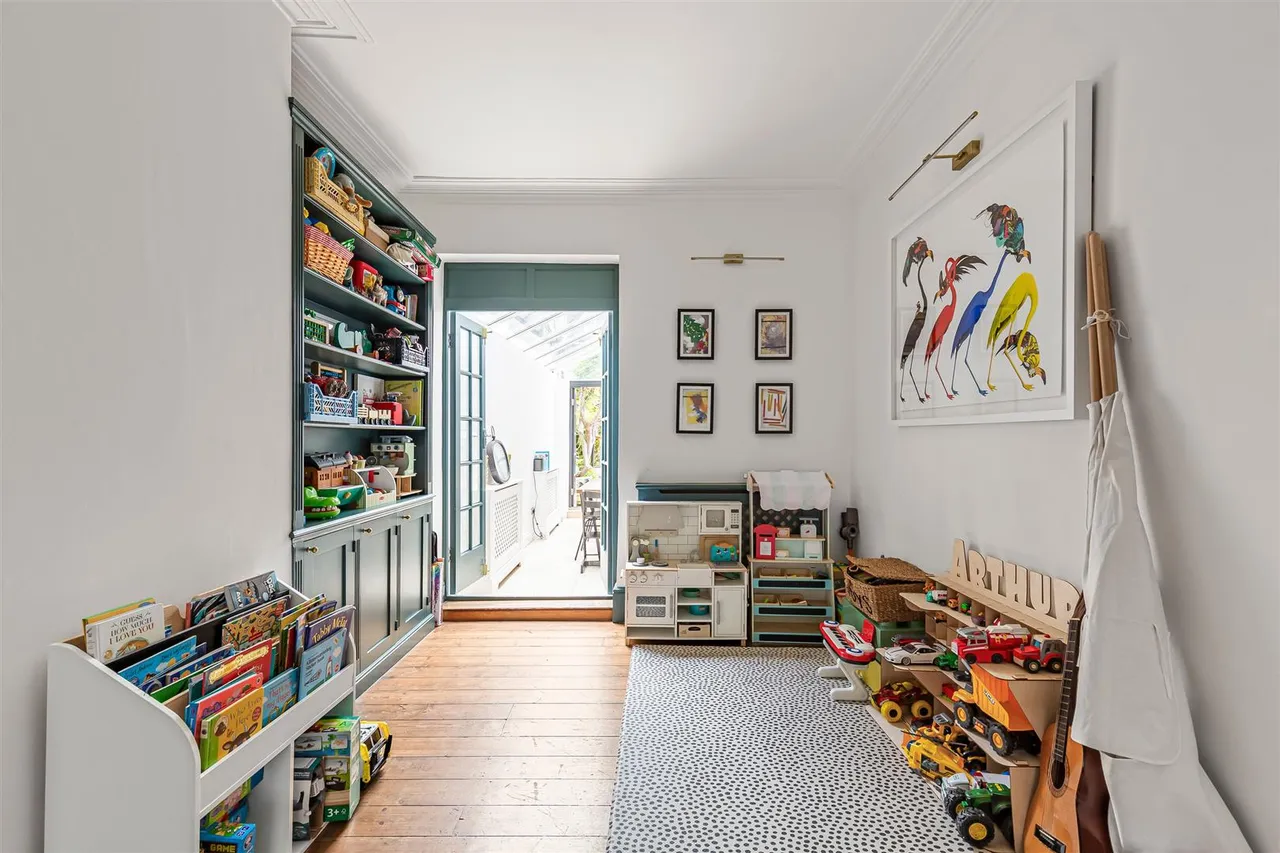Second Avenue, Barnes, SW14, photo 10
