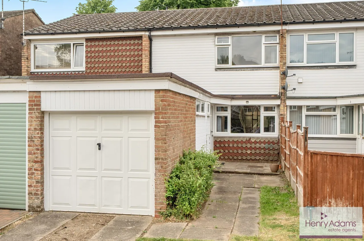 3 bed property for sale, Madeline Road, Petersfield, GU31