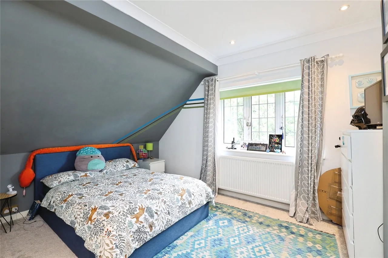 Dukes Wood Drive, Gerrards Cross, SL9, photo 22