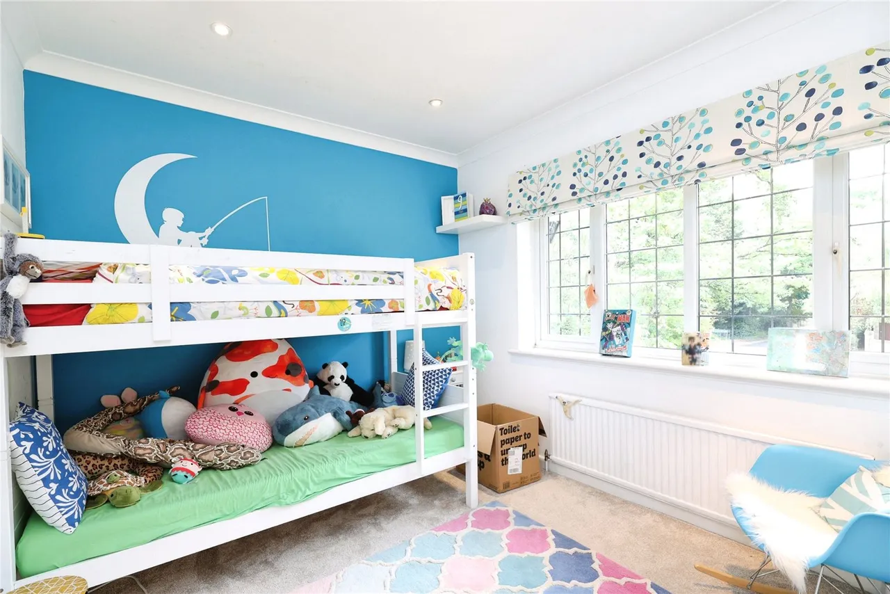 Dukes Wood Drive, Gerrards Cross, SL9, photo 19