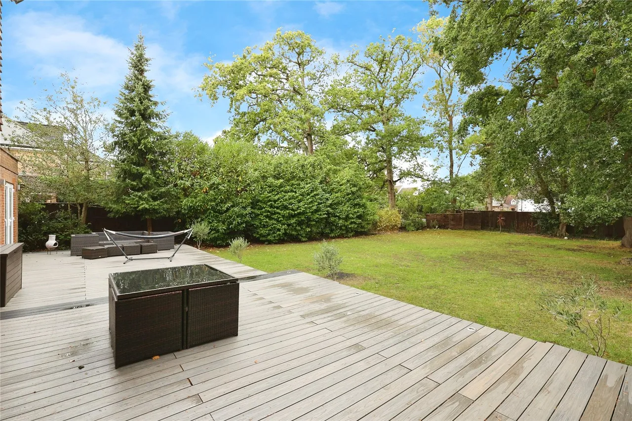 Dukes Wood Drive, Gerrards Cross, SL9, photo 10