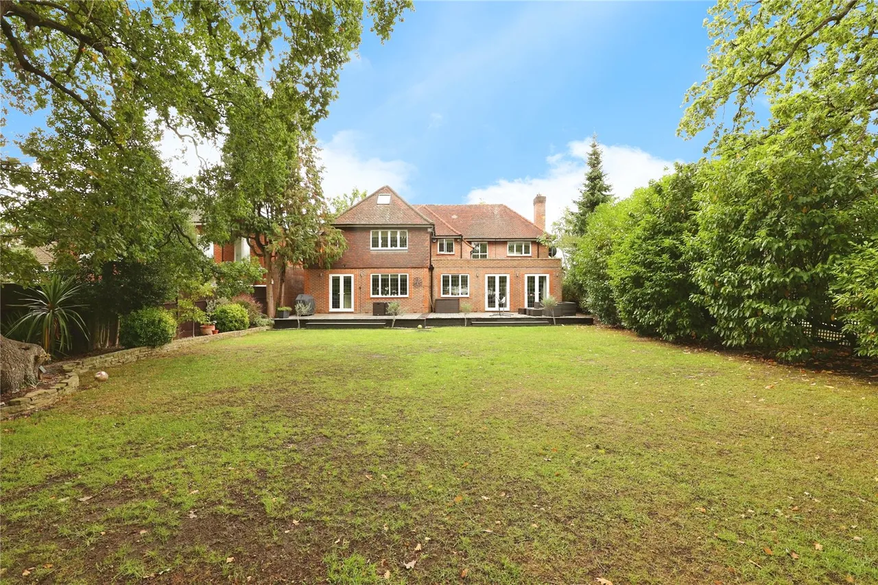 Dukes Wood Drive, Gerrards Cross, SL9, photo 4