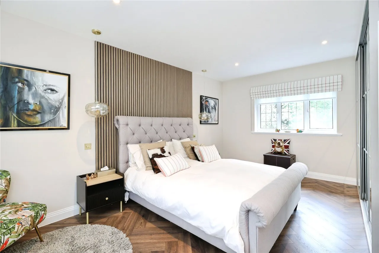Dukes Wood Drive, Gerrards Cross, SL9, photo 15