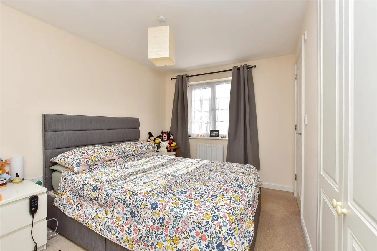 Fennel Close, Minster On Sea, ME12, photo 5