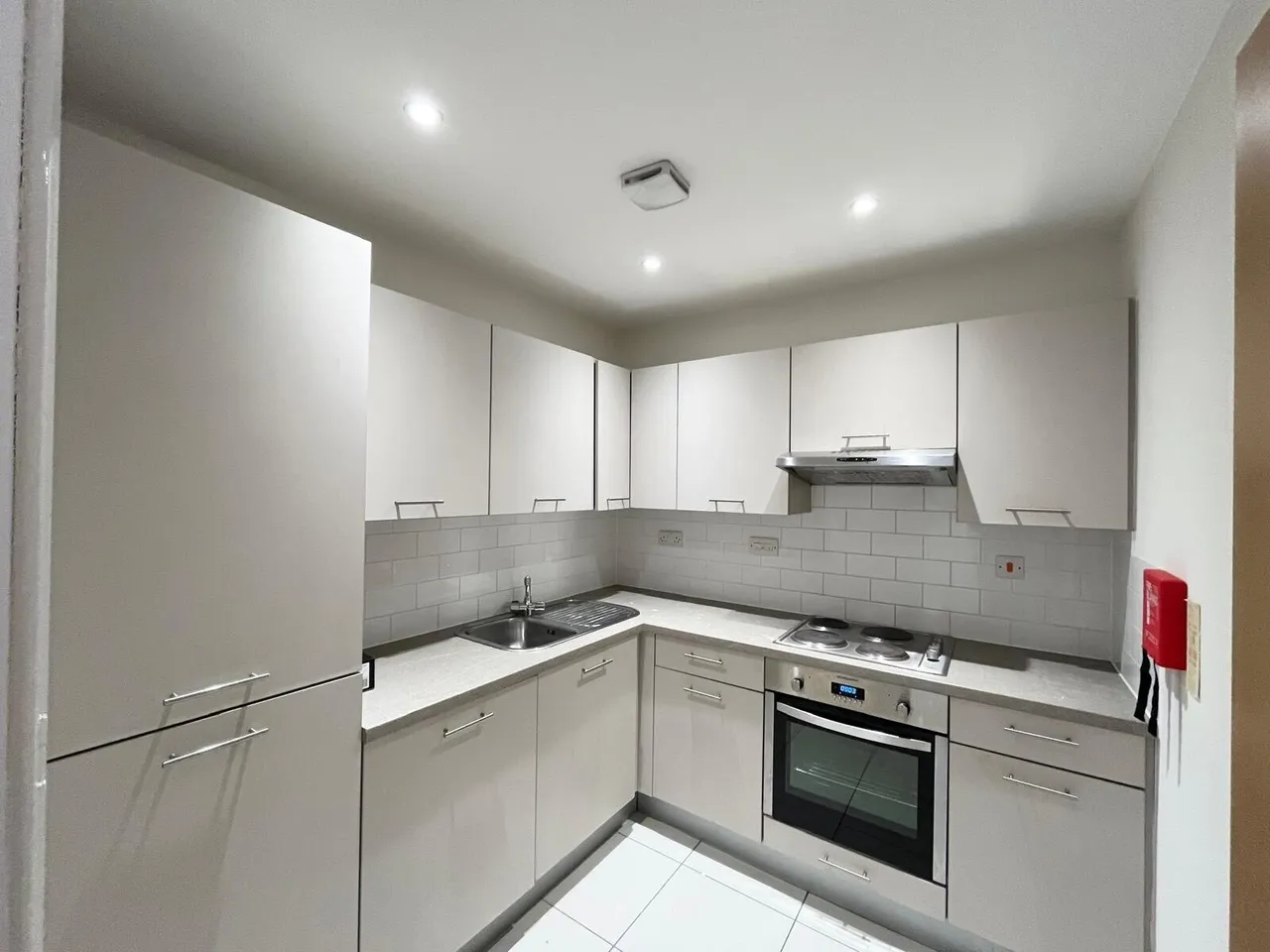 Waterside House, Peartree Bridge MK6, photo 2