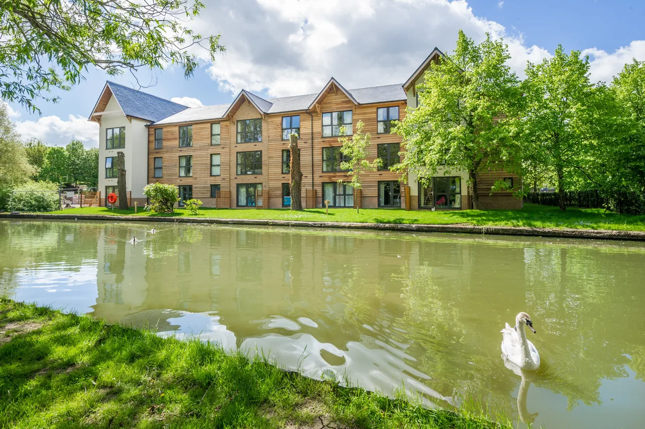 1 bed flat to rent — Waterside House, Peartree Bridge MK6