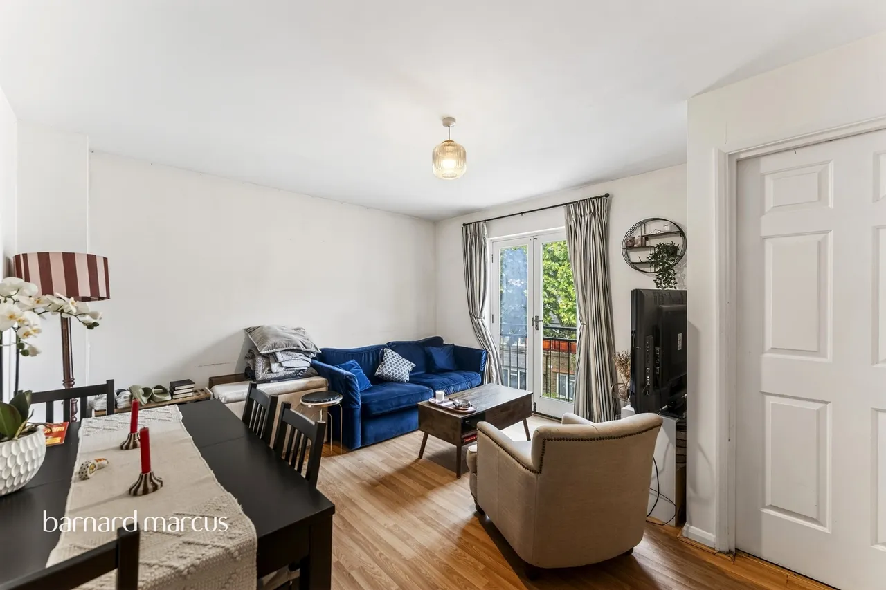 Holgate Avenue, London, photo 3