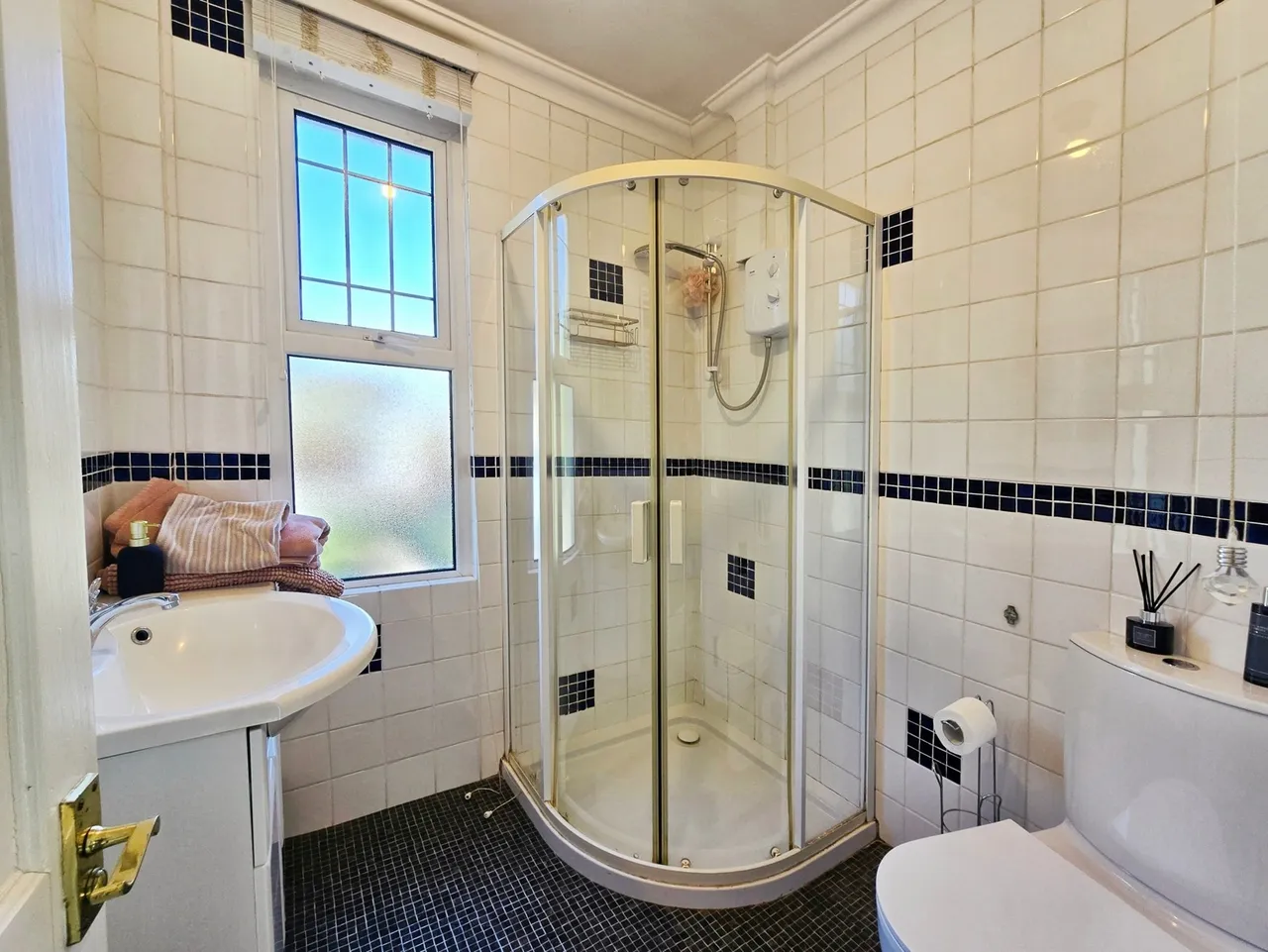 Coleford Bridge Road, Mytchett, Surrey, GU16 6DN, photo 15