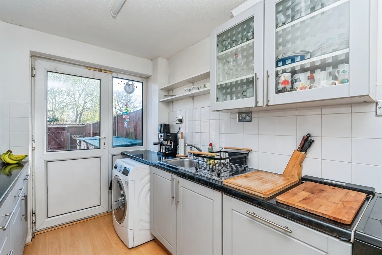 Richmond Close, Calmore, SO40, photo 5