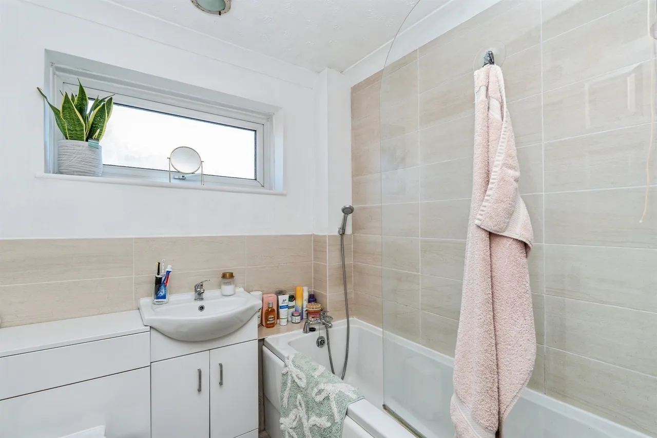 Richmond Close, Calmore, SO40, photo 11
