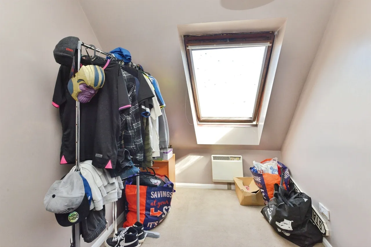 Redwood Gate, Shenley Lodge, MK5, photo 13