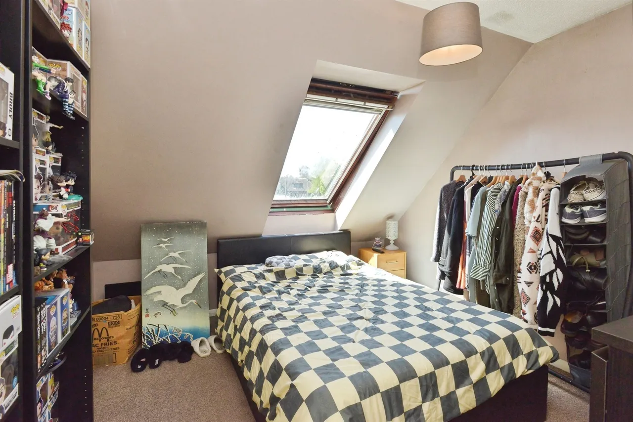 Redwood Gate, Shenley Lodge, MK5, photo 17
