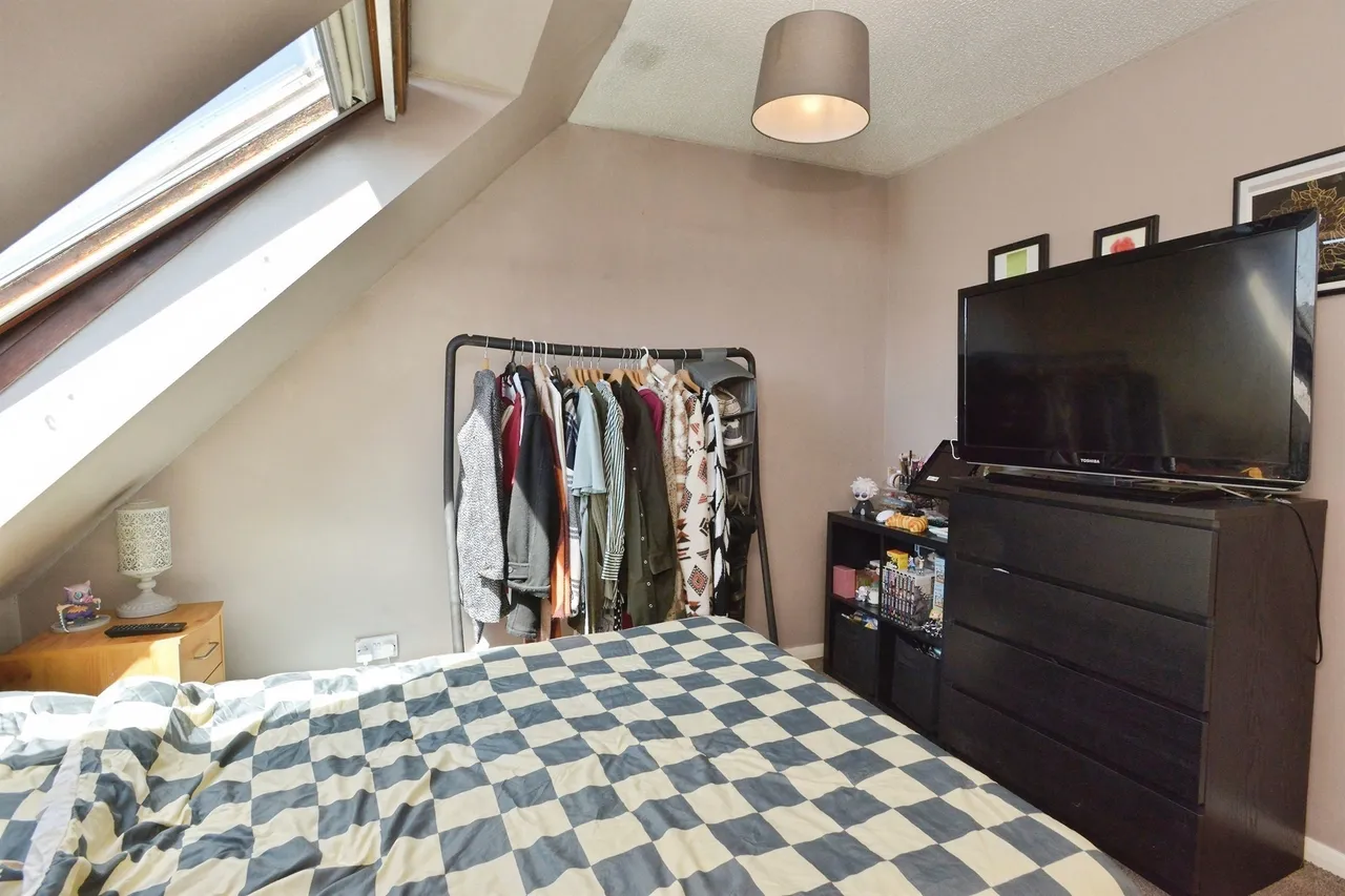 Redwood Gate, Shenley Lodge, MK5, photo 18