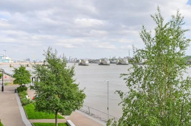 Royal Wharf Walk, London, E16, photo 31