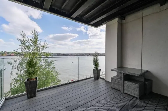 Royal Wharf Walk, London, E16, photo 8