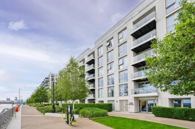 Royal Wharf Walk, London, E16, photo 29