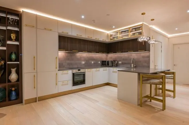 3 bed flat for sale, Royal Wharf Walk, London, E16