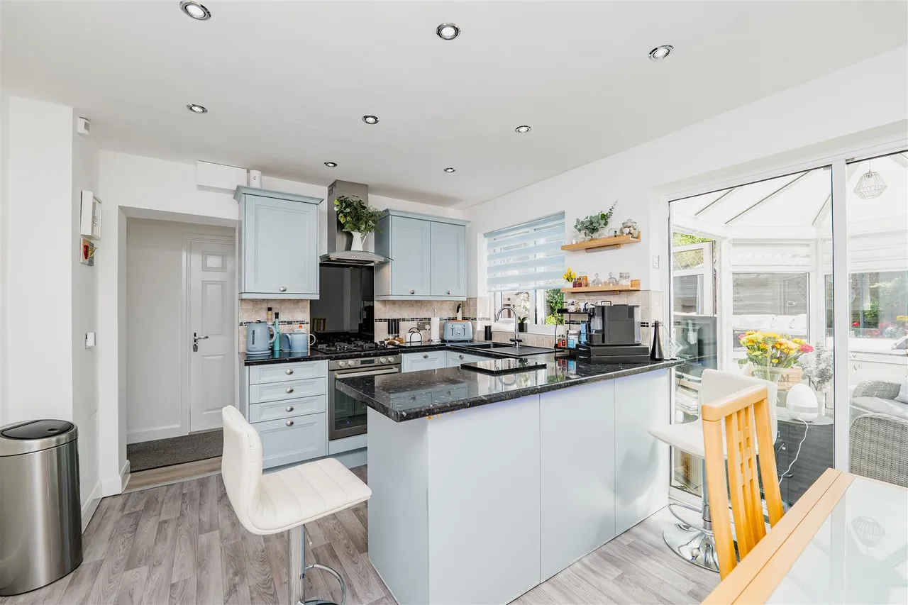 Purdey Close, Barry, CF62 8NT, photo 2