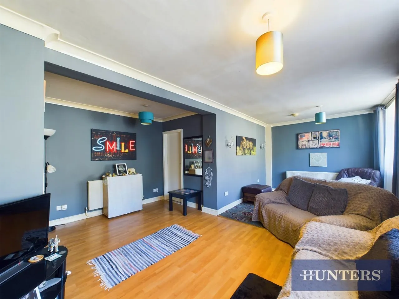 3 bed house for sale — Tennyson Avenue, Bridlington