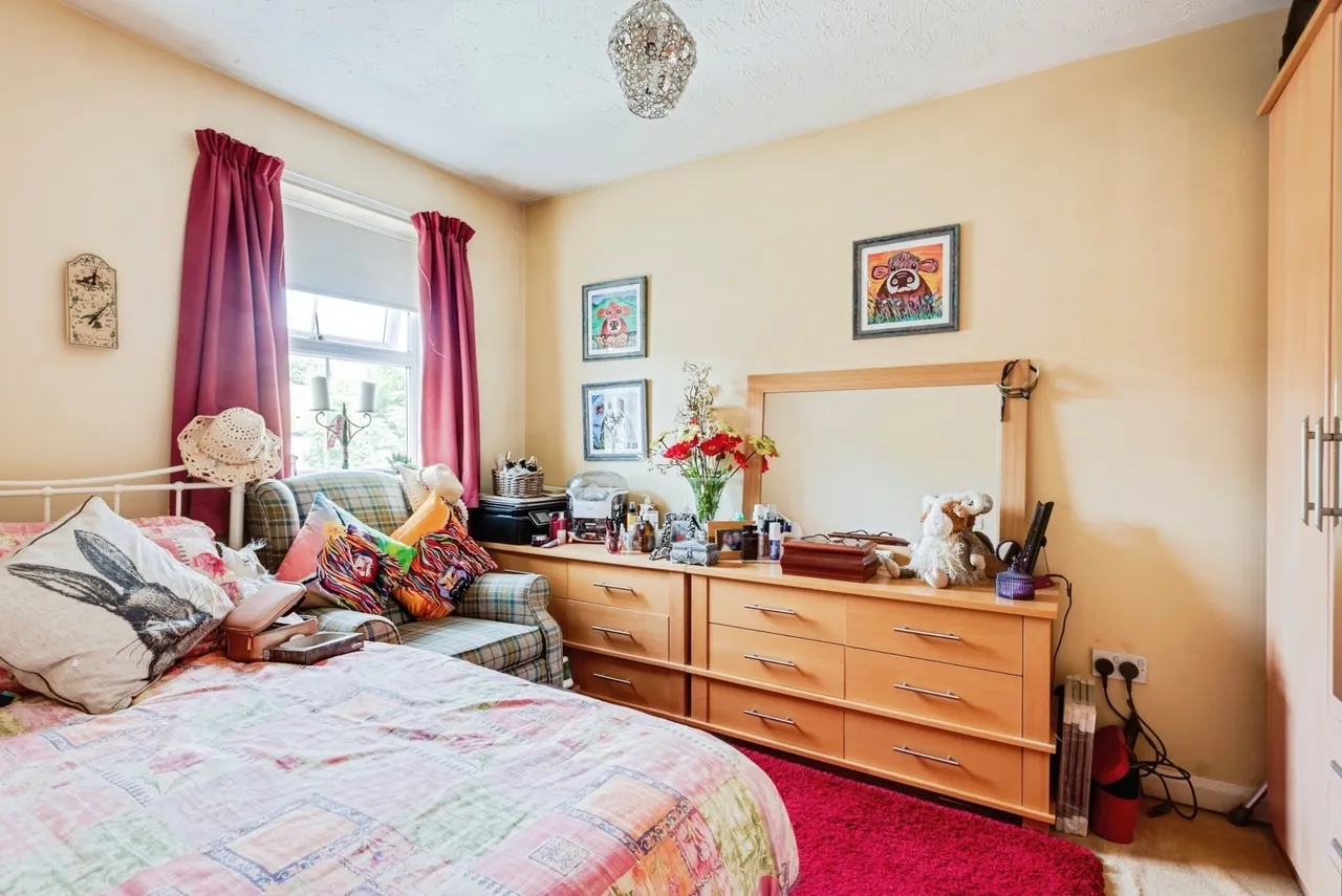 Pasture Close, Swindon, Wiltshire, SN2, photo 9