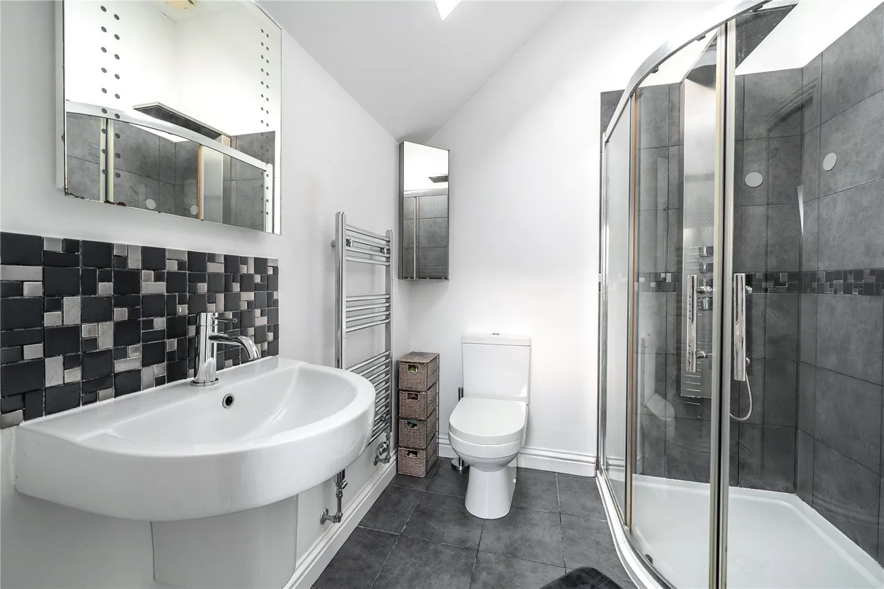 Kingsbridge End, Hook, Hampshire, RG27 9QQ, photo 13