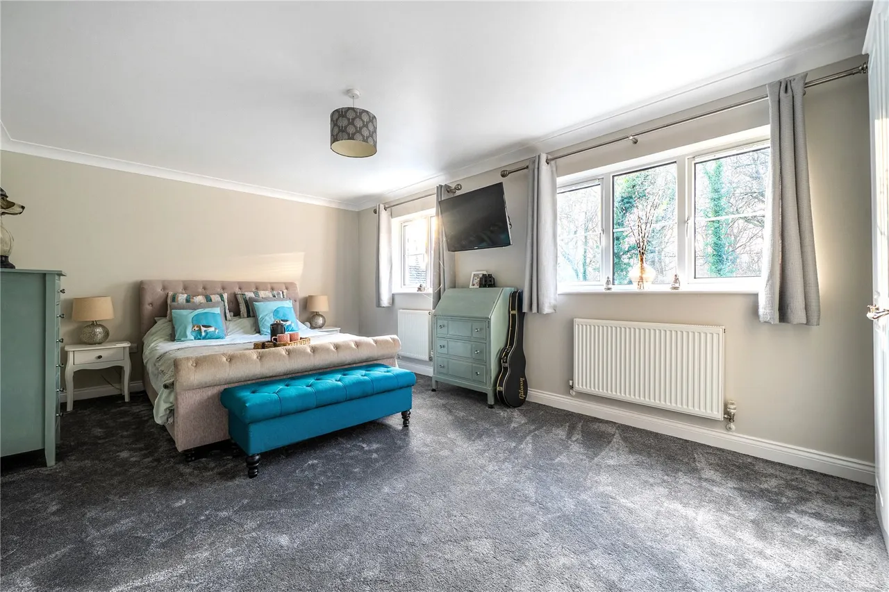 Kingsbridge End, Hook, Hampshire, RG27 9QQ, photo 9