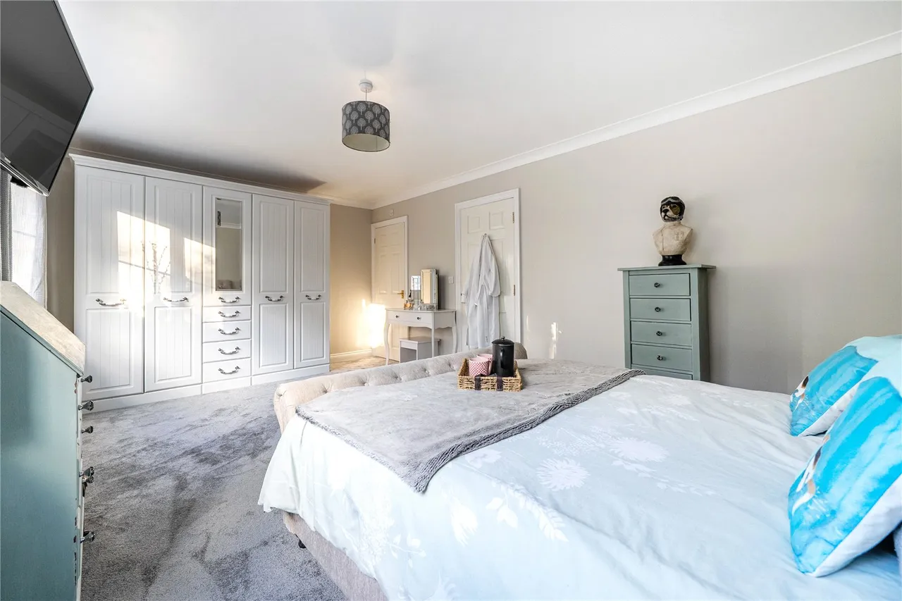 Kingsbridge End, Hook, Hampshire, RG27 9QQ, photo 11