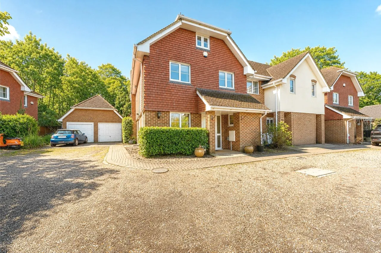 5 bed house for sale — Kingsbridge End, Hook, Hampshire, RG27 9QQ