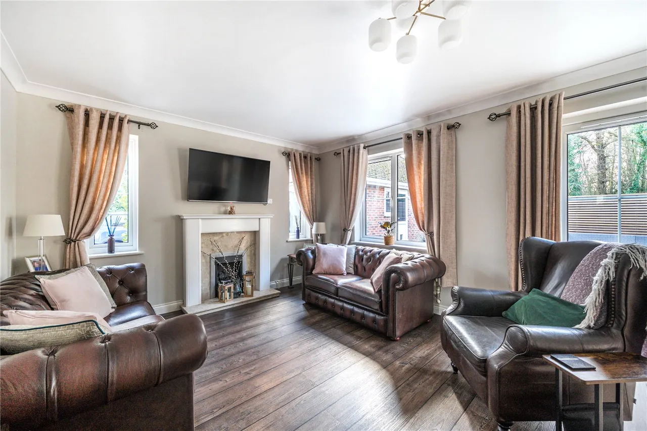 Kingsbridge End, Hook, Hampshire, RG27 9QQ, photo 5