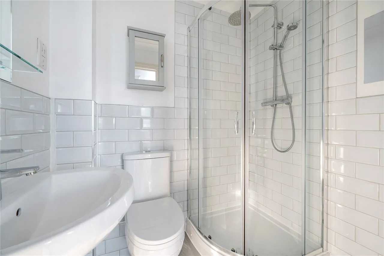 Kingsbridge End, Hook, Hampshire, RG27 9QQ, photo 16