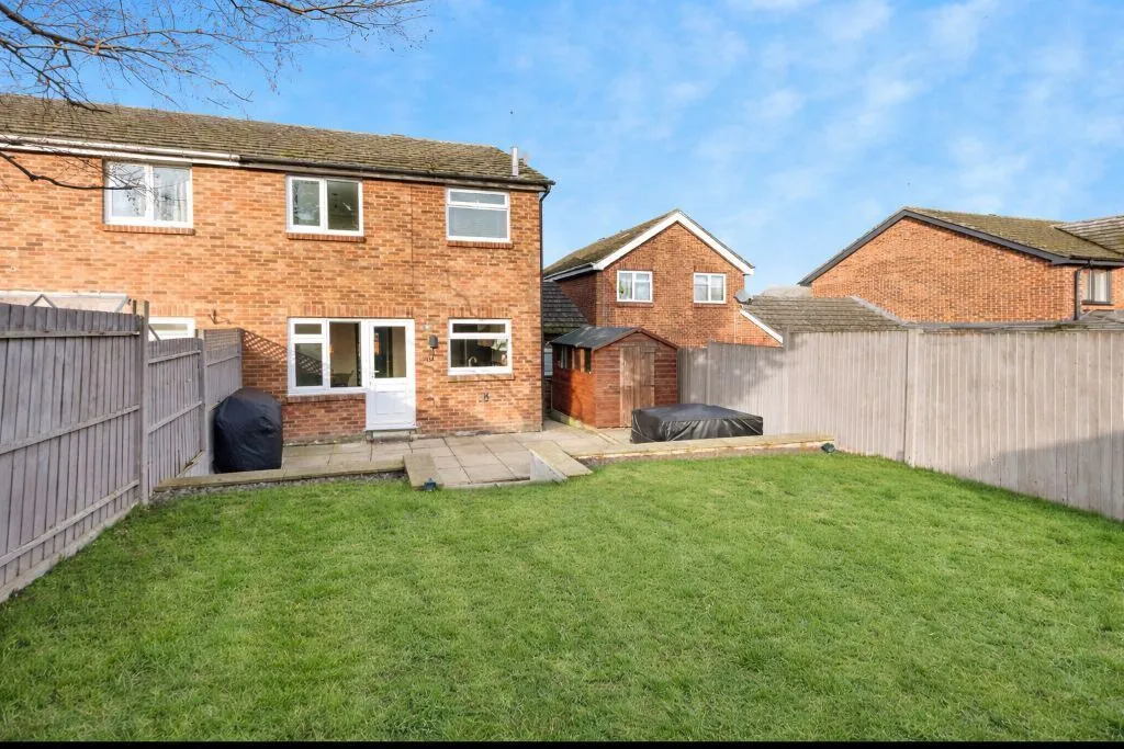 Lagonda Close, Newport Pagnell, MK16, photo 13
