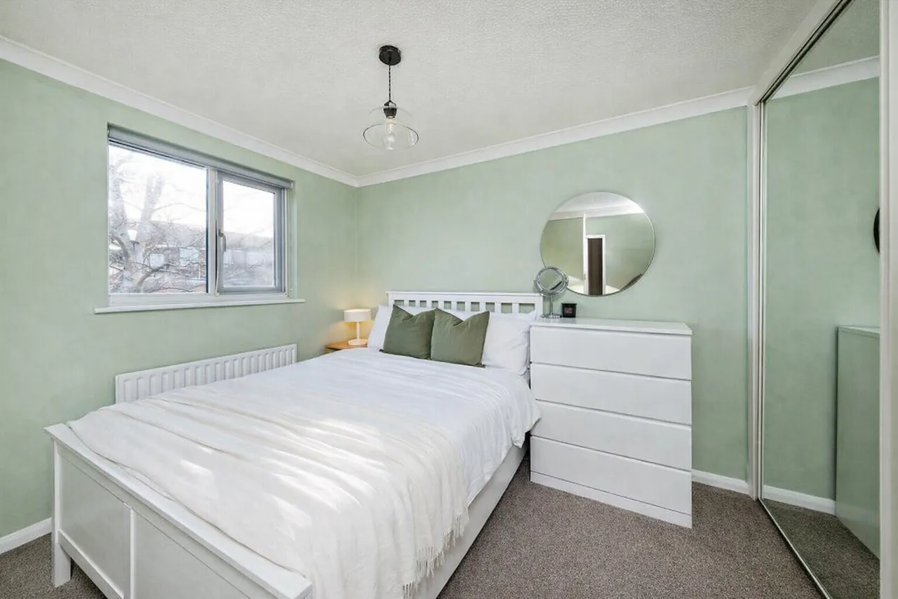 Lagonda Close, Newport Pagnell, MK16, photo 9