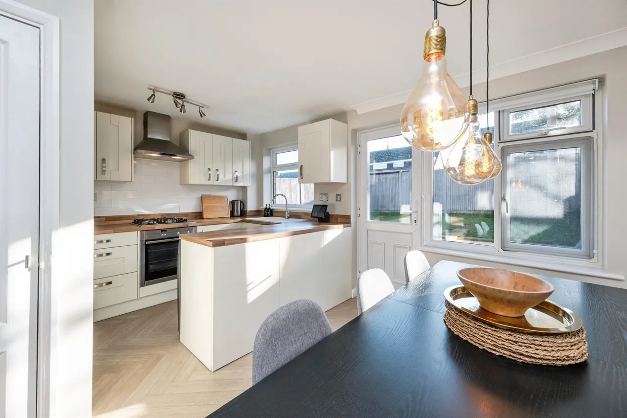 Lagonda Close, Newport Pagnell, MK16, photo 2