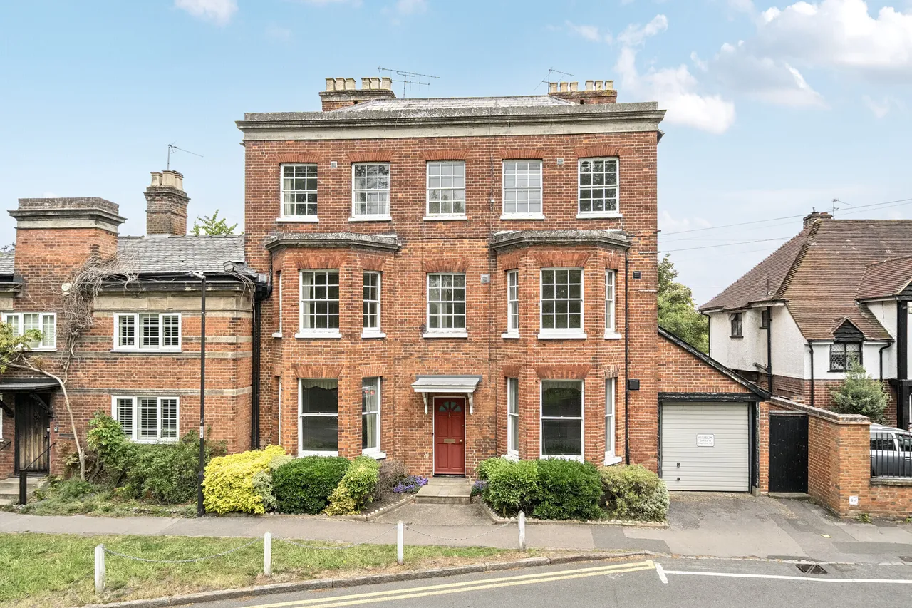 8 bed house for sale, Windsor Road, Datchet, SL3