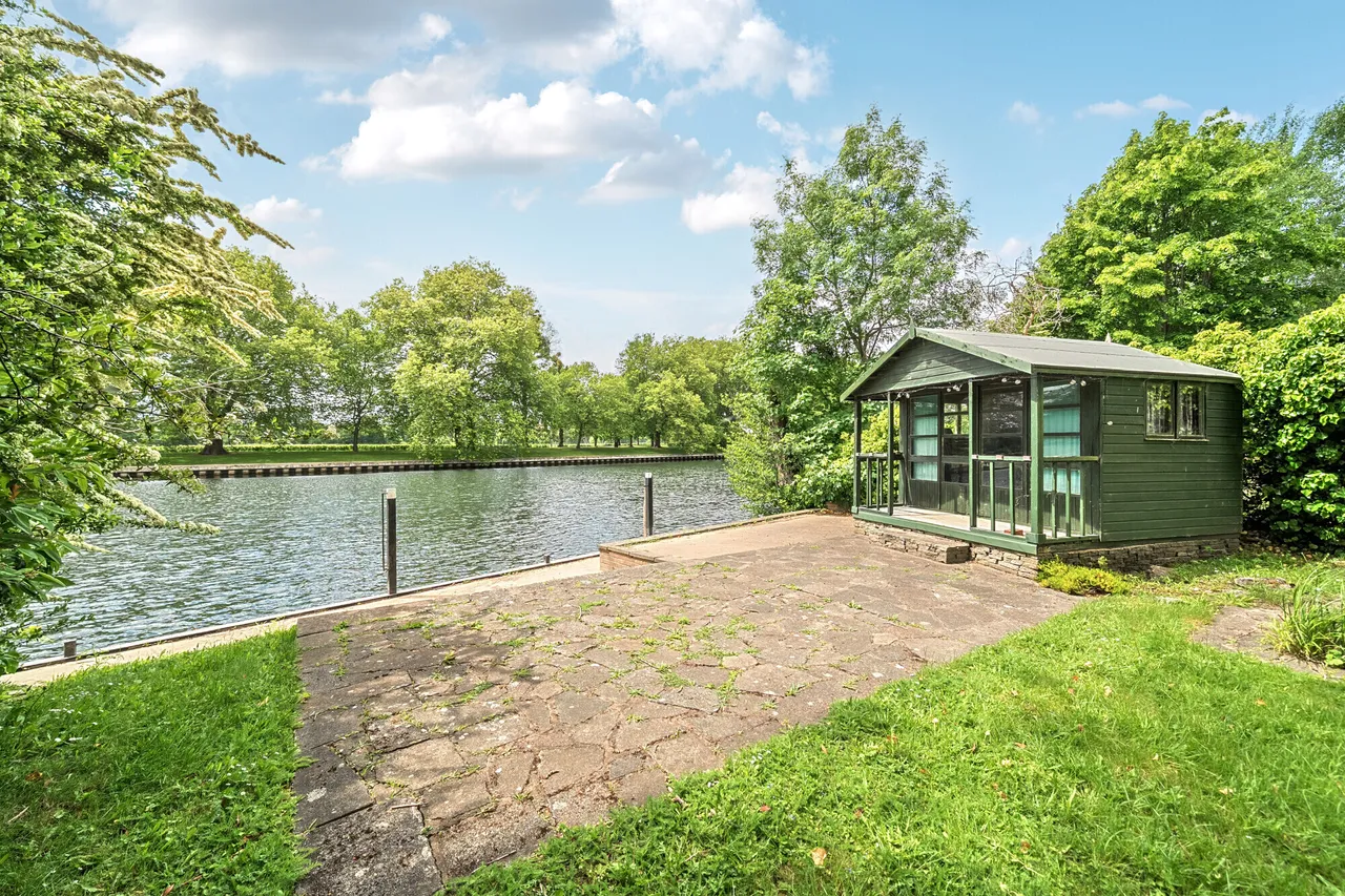 Windsor Road, Datchet, SL3, photo 2