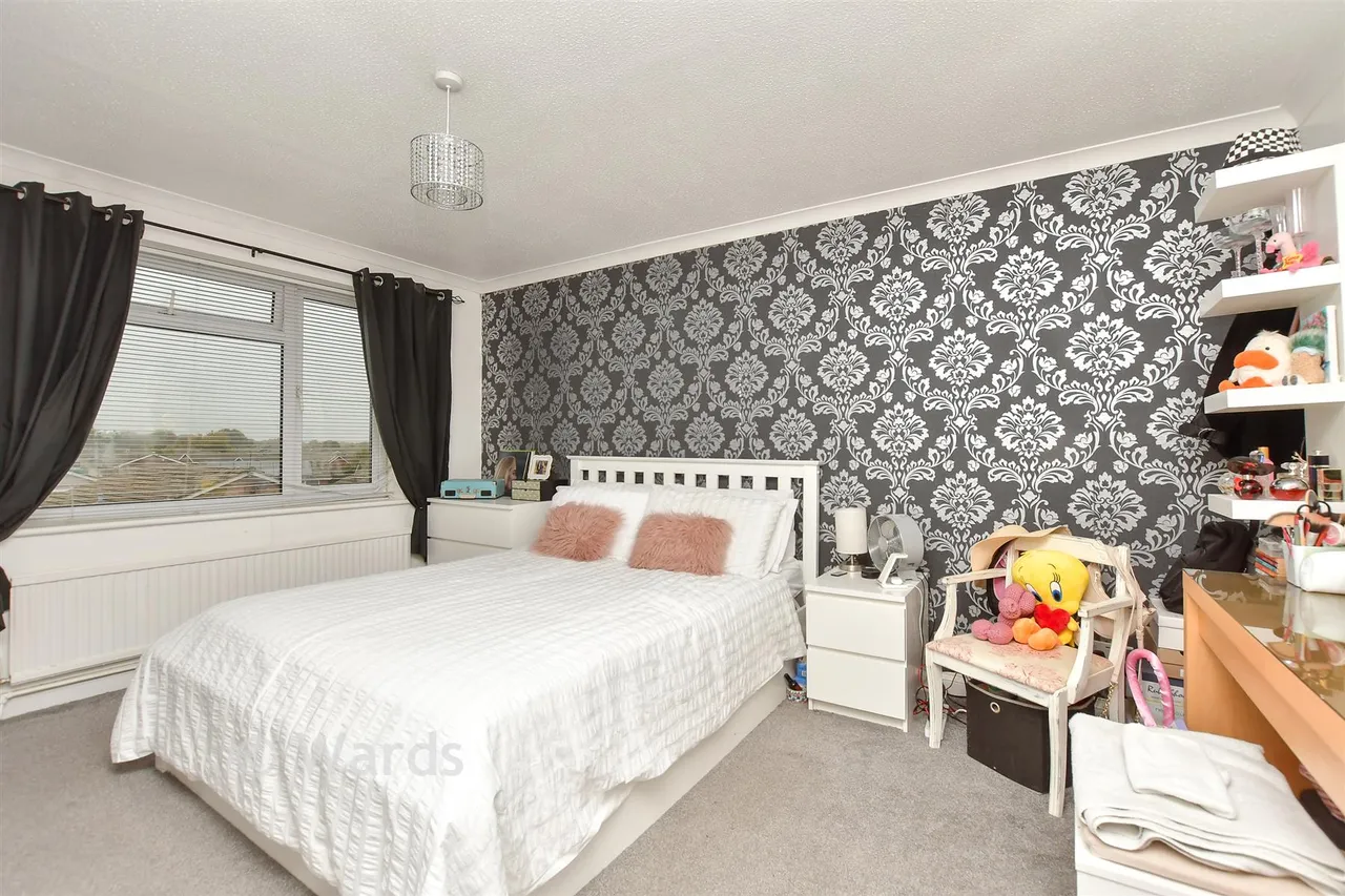 Peregrine Drive, Sittingbourne, ME10, photo 9