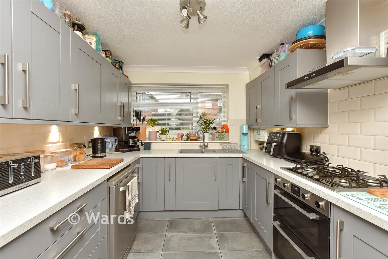 Peregrine Drive, Sittingbourne, ME10, photo 2