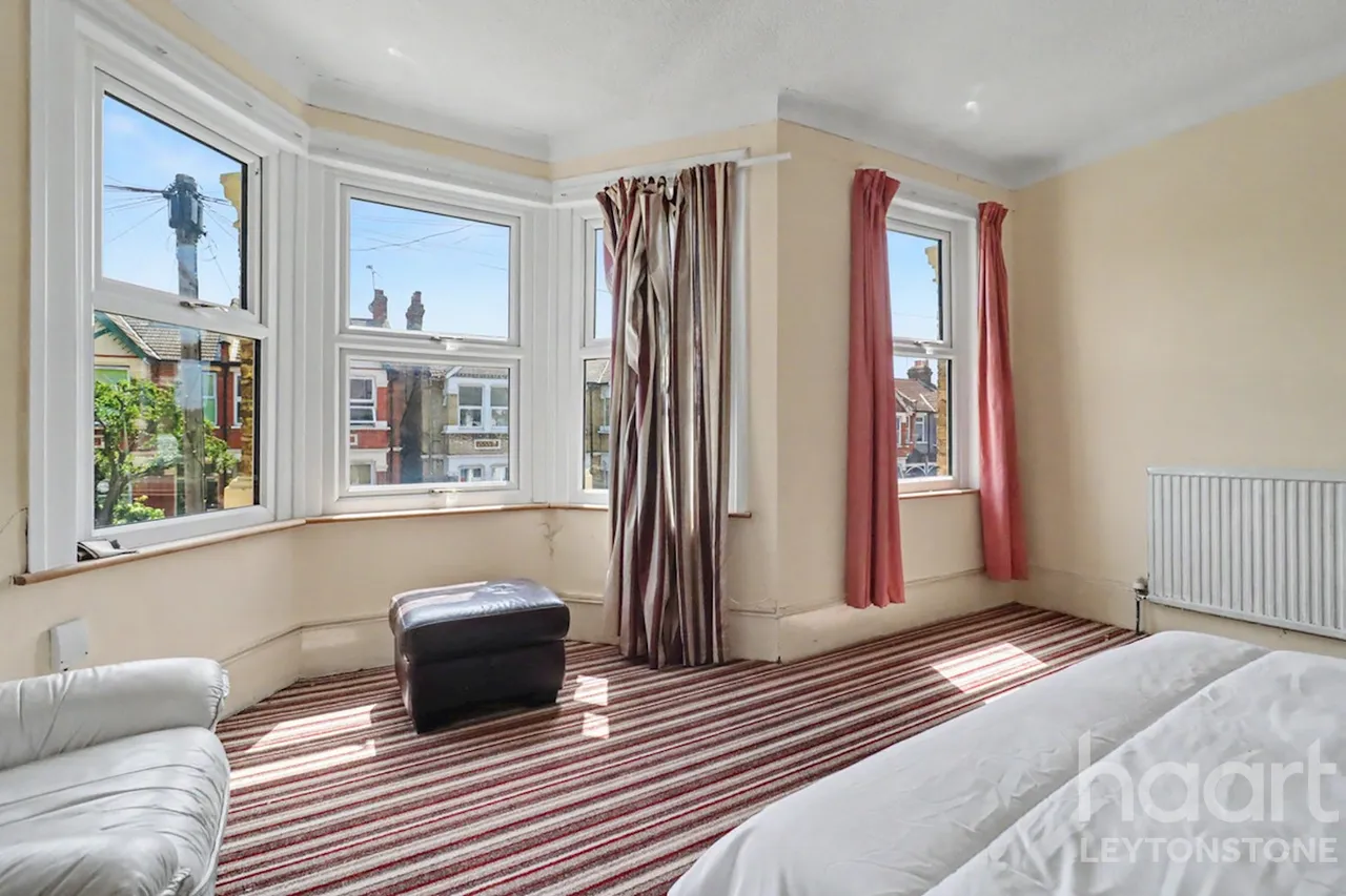 Preston Road, London, E11, photo 16