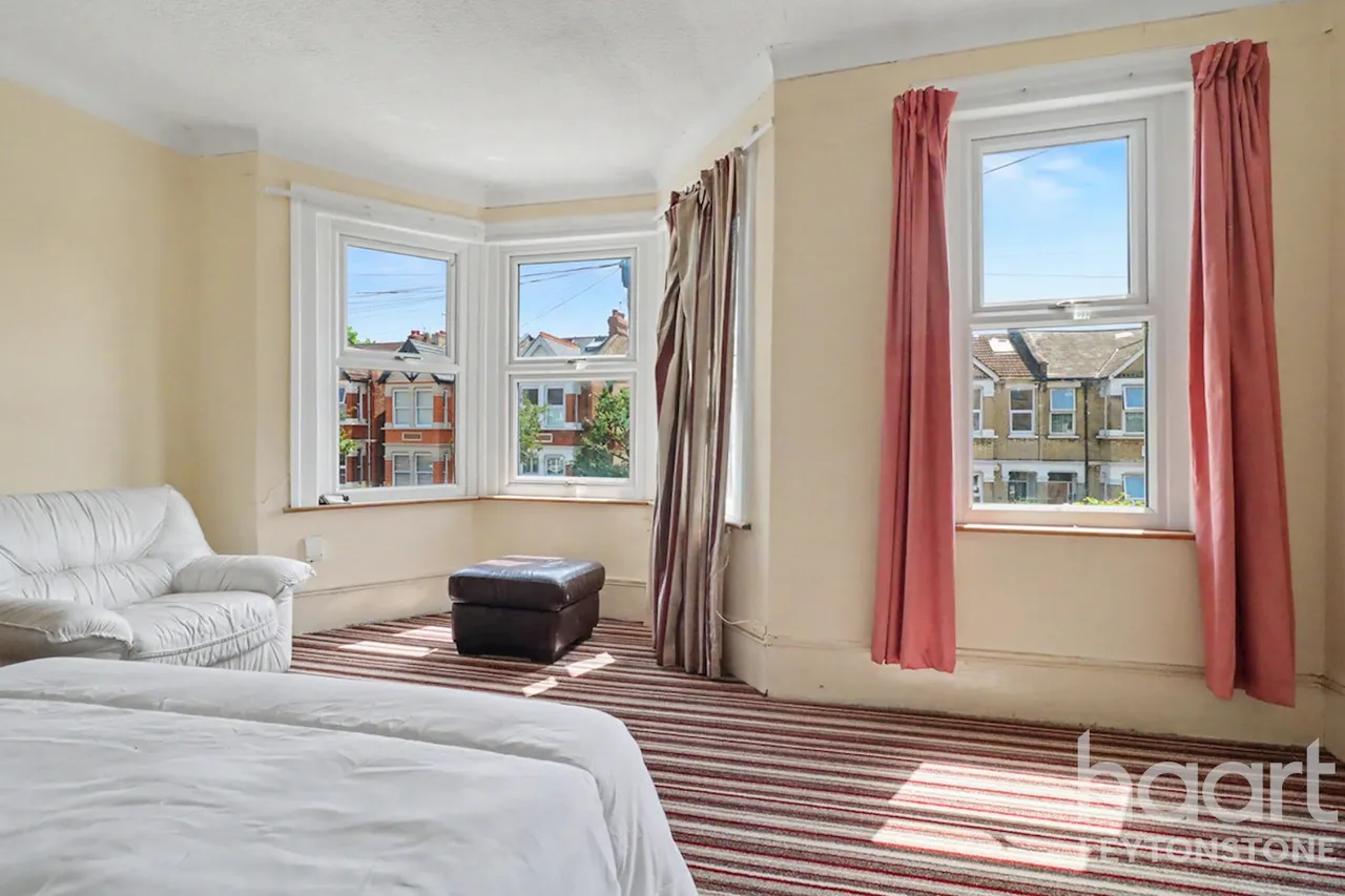 Preston Road, London, E11, photo 17