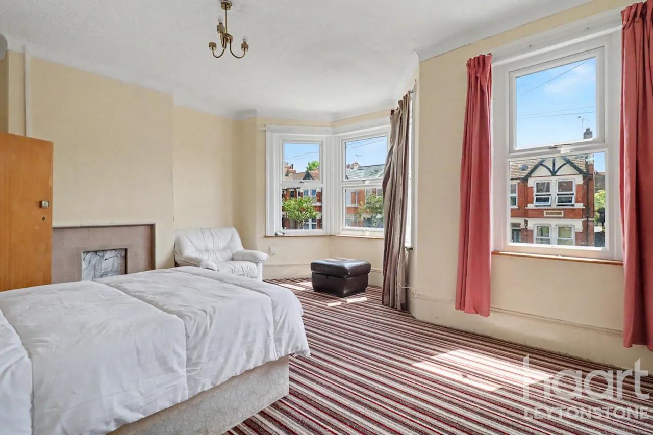 Preston Road, London, E11, photo 4