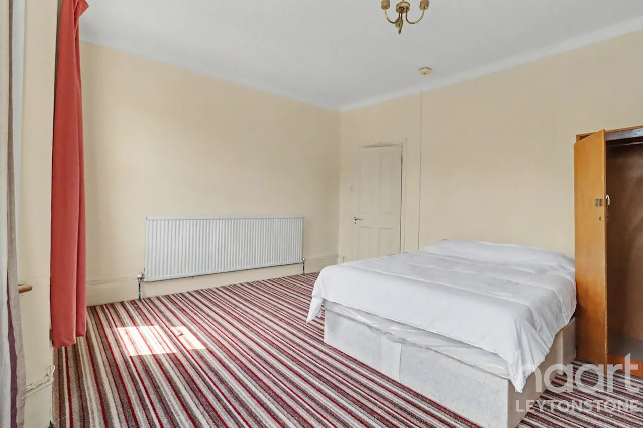 Preston Road, London, E11, photo 18