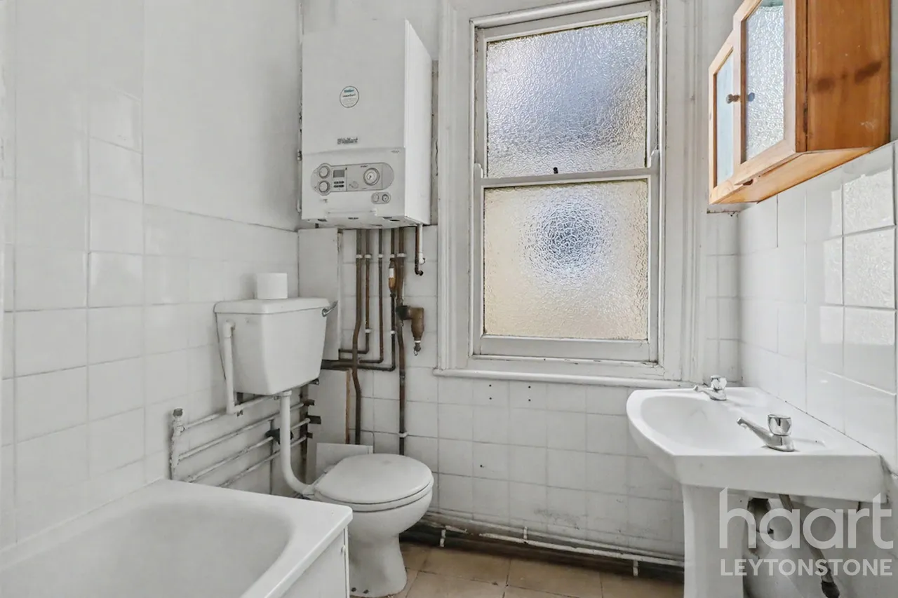 Preston Road, London, E11, photo 23