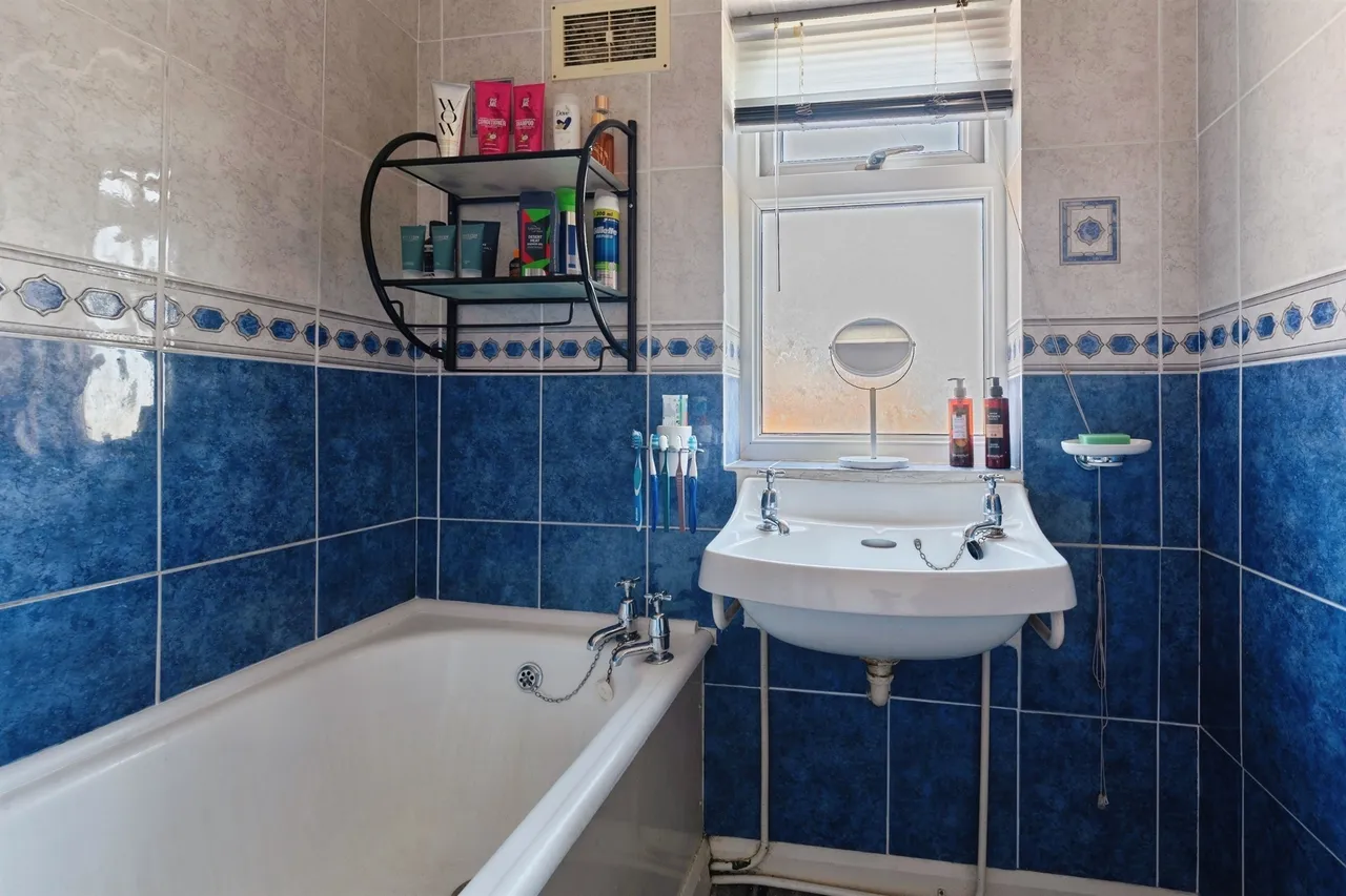 Loxdale Drive, Great Sutton, Ellesmere Port, photo 12